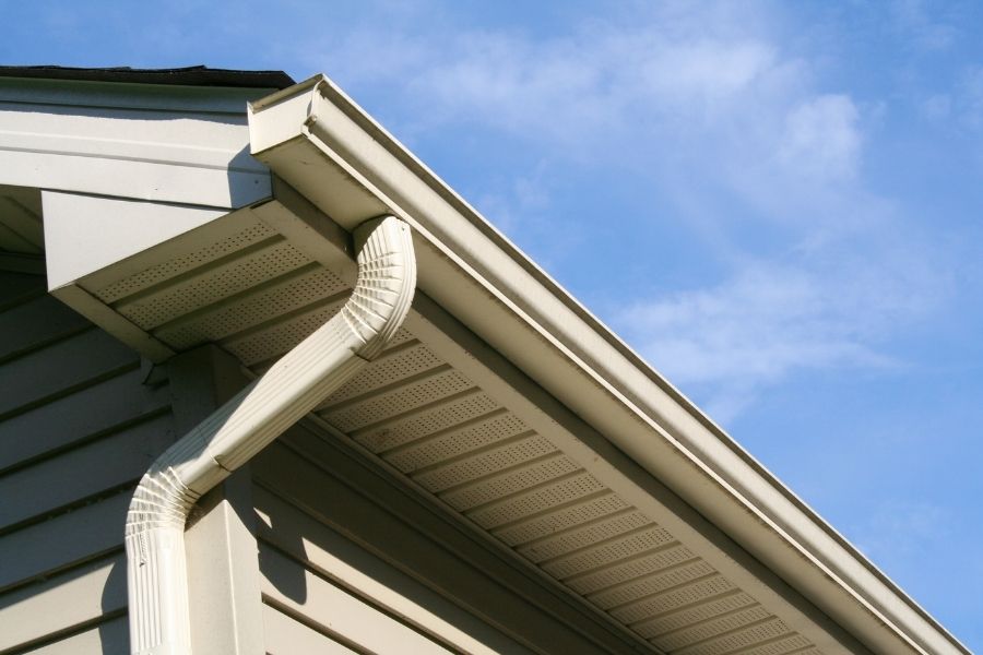 here-s-why-diy-gutter-repair-in-grand-rapids-michigan-is-a-bad-idea